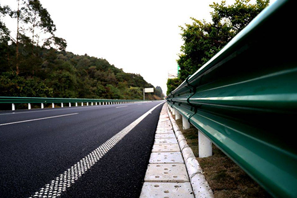 延边朝鲜族高速公路护栏的常用类型