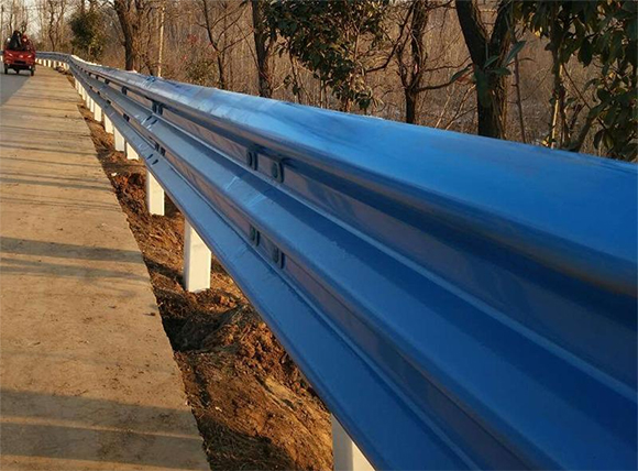 延边朝鲜族公路波形护栏板的优点